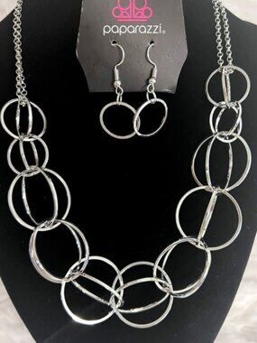 Paparazzi‎ Double Chain Silver Tone Circle Link Pendant Necklace Earrings Set